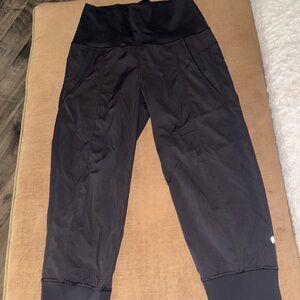 Lululemon In Flux Crop Black Jogger/Pant